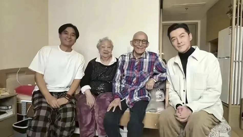 ү塱ס ܡ ͶʱҿȦˣ