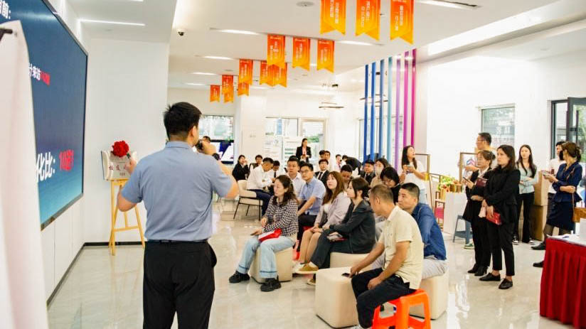 ץƽܻزƪ | úߴ Ӵ ƽ۶ͻ7000Ԫ